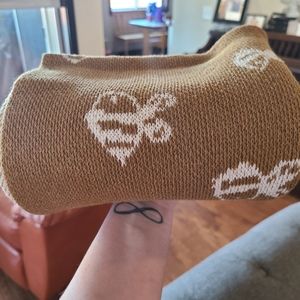 Fin and Vince Bee Blanket